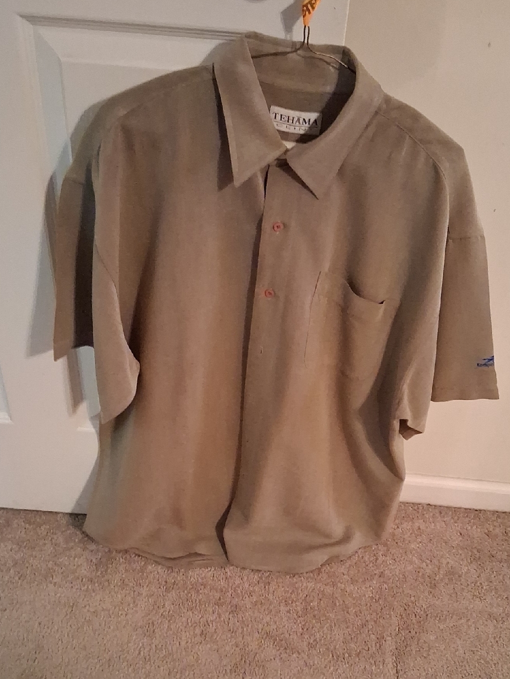 TEHAMA Men's Short Sleeve Button-Down Shirt in Taupe